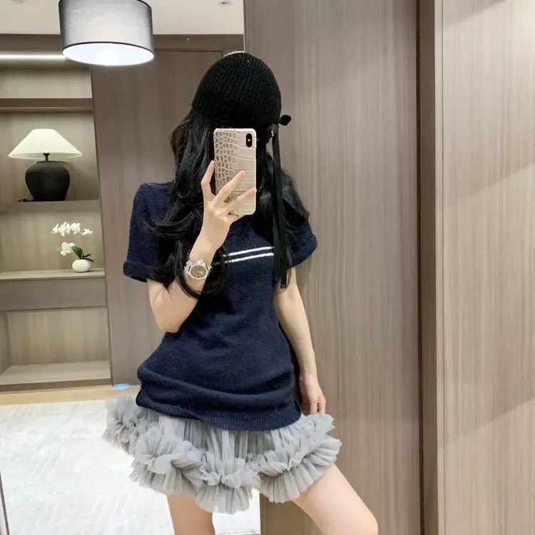 2025早秋新款撞色条纹短袖针织衫女慵懒高级感上衣蓬蓬短裙两件套