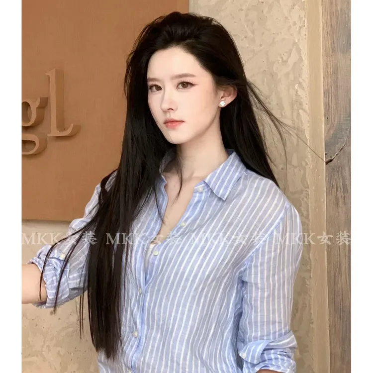 蓝色条纹衬衫女高端时尚上衣2025年夏季新款休闲清纯风气质薄款