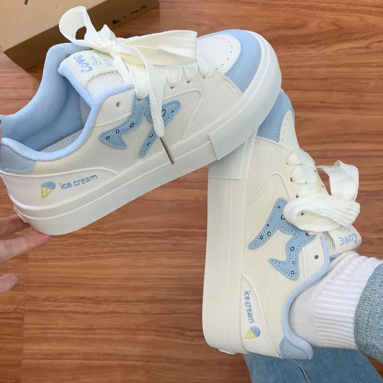 2025新款秋季蓝莓蛋糕休闲鞋女校园风低帮国潮时尚百搭学生滑板鞋