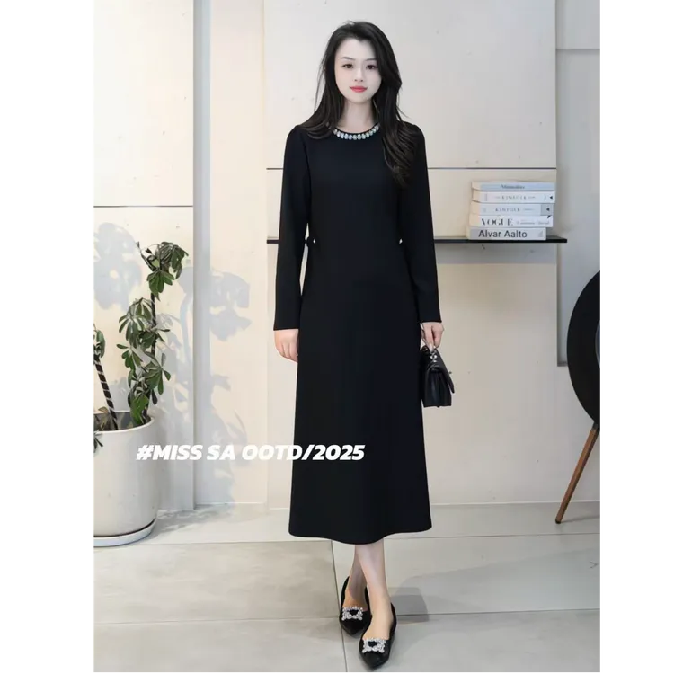 MISS SA 秋季新款时尚百搭显瘦气质重工钉珠连衣裙 25109611