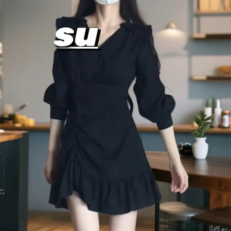 GPTSu2025款时尚气质收腰显瘦A字裙法式复古黑色v领长袖连衣裙女