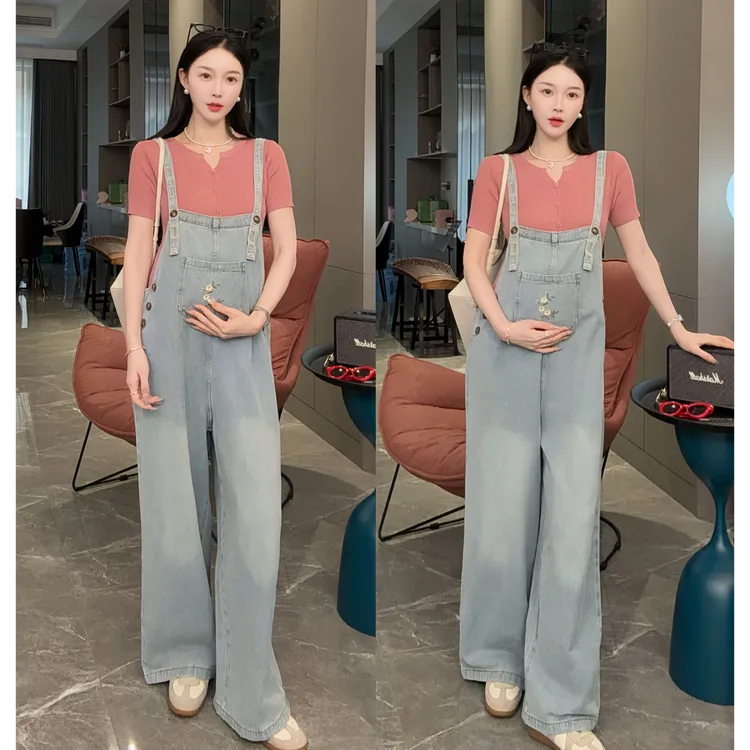 2025年孕妇刺绣背带裤2025夏季时尚洋气牛仔阔腿裤休闲减龄套装裤