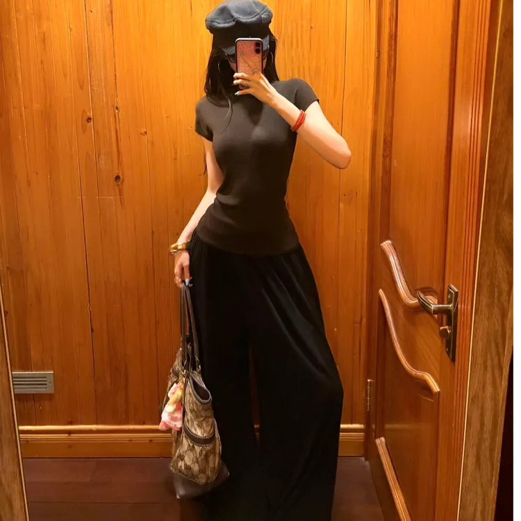 圆领气质打底短袖针织T恤女2025新款修身显瘦简约个性小众上衣ins