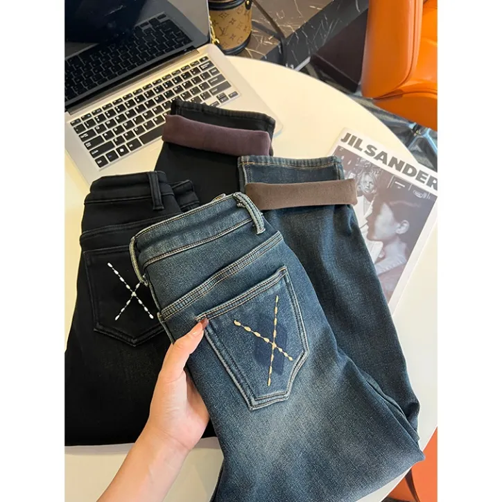 冬季新款加厚绒刺绣九分直筒牛仔裤女梨形身材显瘦弹力弹力烟管裤