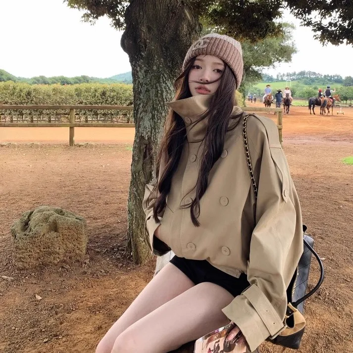卡其色立领短款风衣女2025新款春秋小个子高级感双排扣英伦风外套