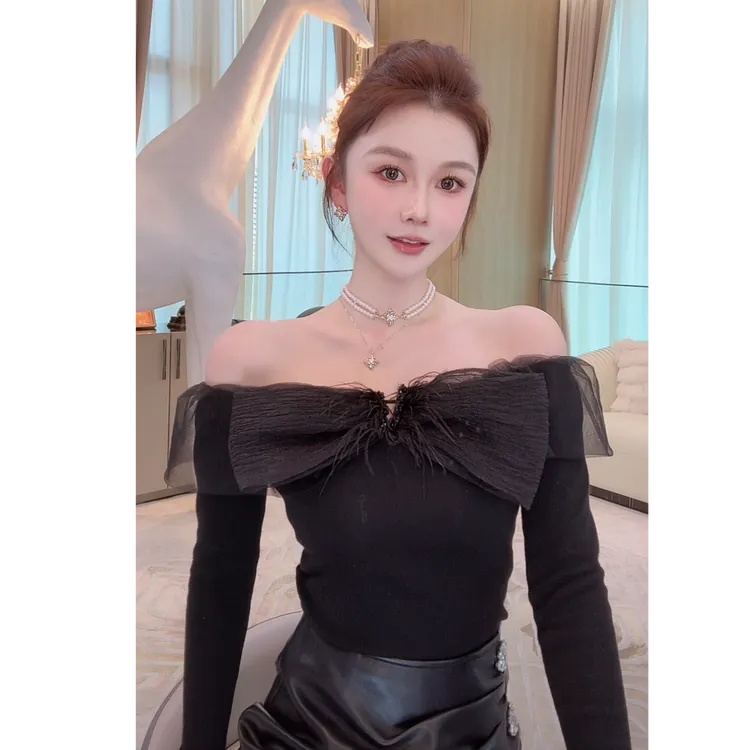 AZZHEN【自成焦点】一字肩针织打底上衣AZ4KBS44-00