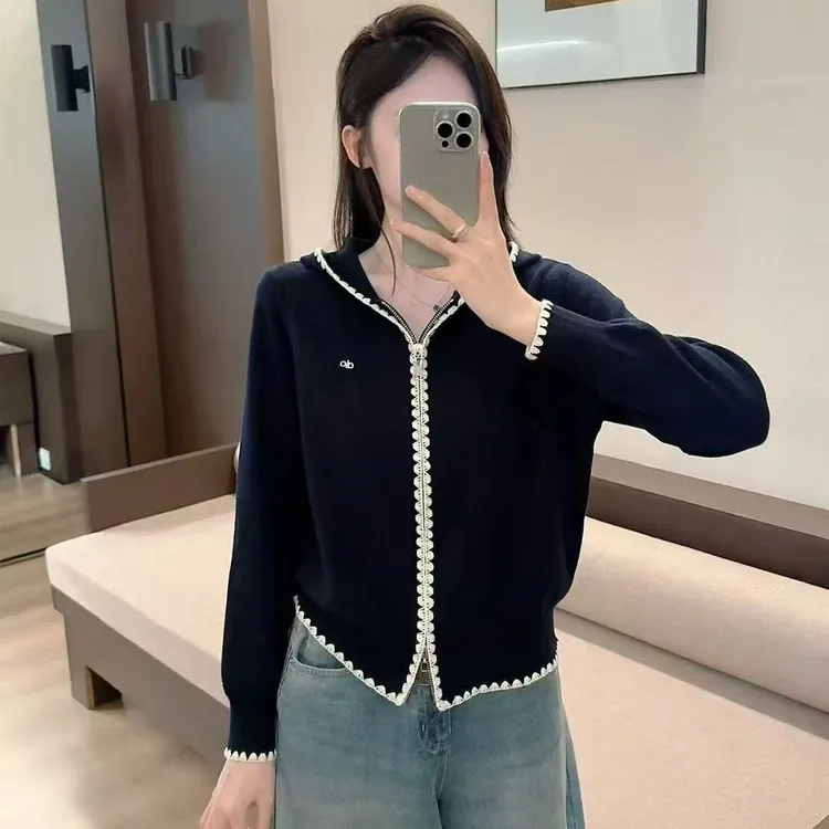 秋冬休闲毛衣外套2025年新款长袖连帽针织衫女气质减龄拉链开衫