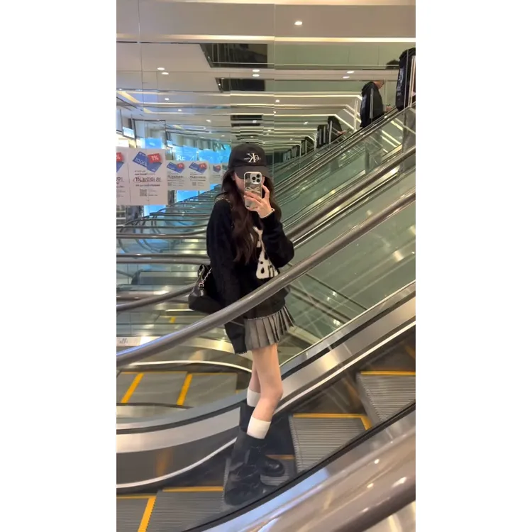 MARIE.COCO秋冬韩系可爱风斑点狗针织毛衣搭新款气质半身裙女套装