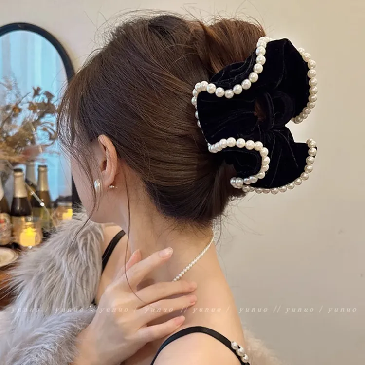 法式丝绒珍珠抓夹女高级感气质盘发鲨鱼夹2025新款后脑勺优雅发饰