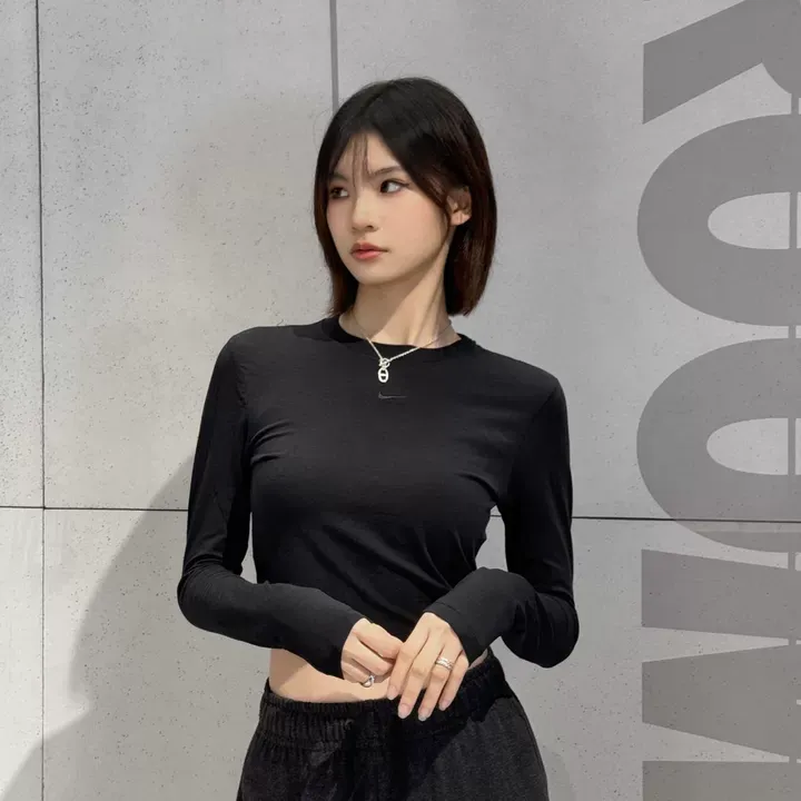 NIKE耐克女子修身黑色长袖HF5323-010