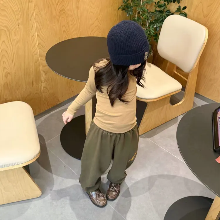 小思家2025秋季新款女童韩休闲百搭时尚纯色圆领T恤直筒卫裤套装