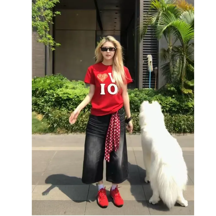 国潮牌爱心红色短袖t恤女夏季2025新款设计感辣妹显瘦百搭上衣潮