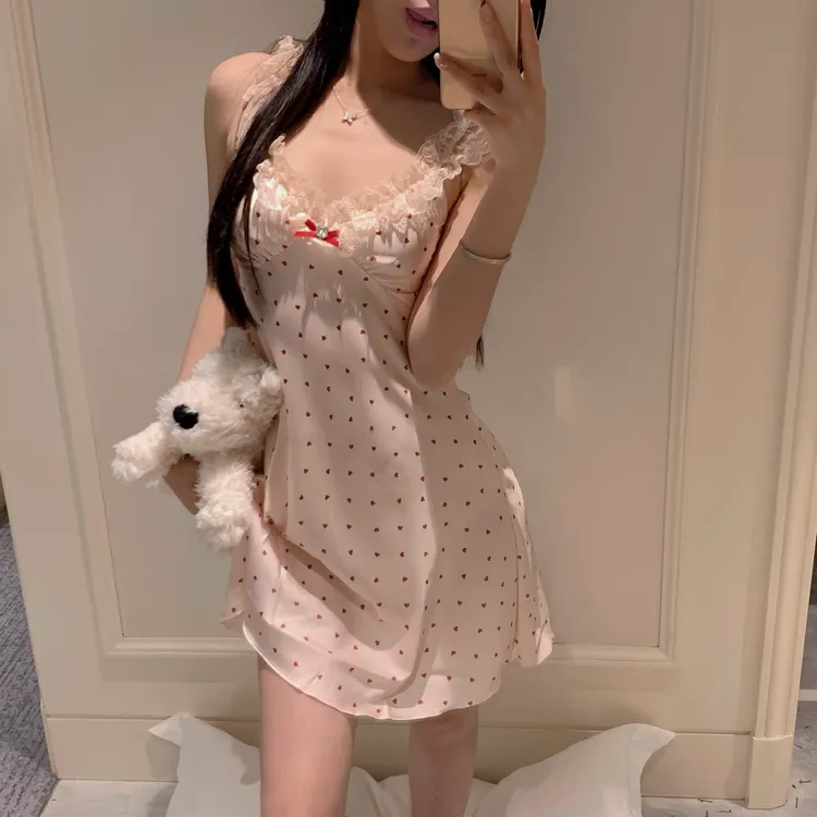 法式纯欲少女爱心波点缎面蕾丝带胸垫性感吊带睡裙女冰丝家居服
