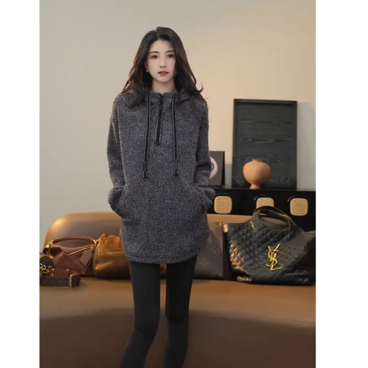 小乖逃黑白撞色灰色卫衣竖条纹连帽半拉链斜口袋轻熟风宽松TS8170