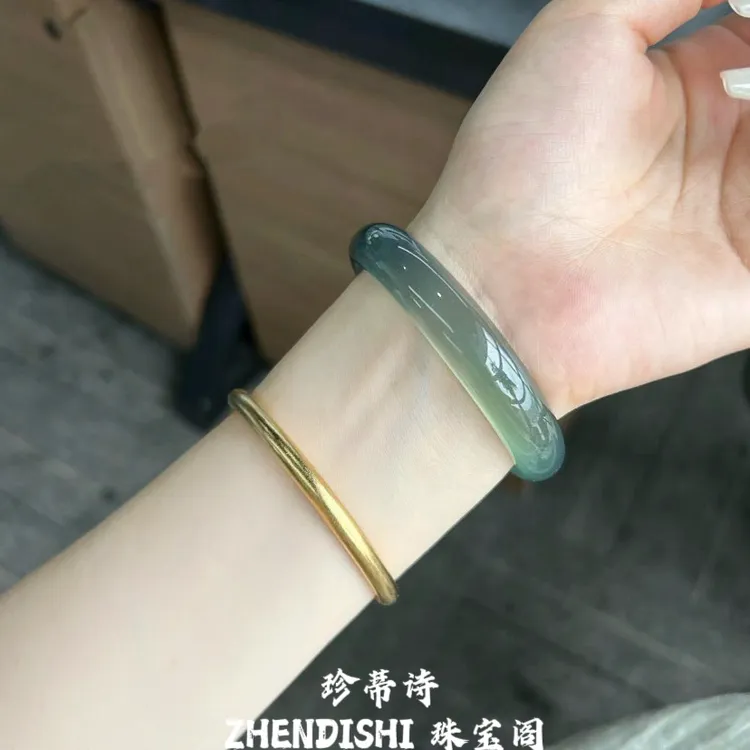 天然高冰种库里蓝玉髓蓝晴水手镯女玛瑙手镯马料正品玉镯石英岩玉