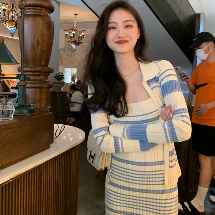 秋季套装女款爆款2025新款高级感秋款女长裙开衫针织连衣裙早秋
