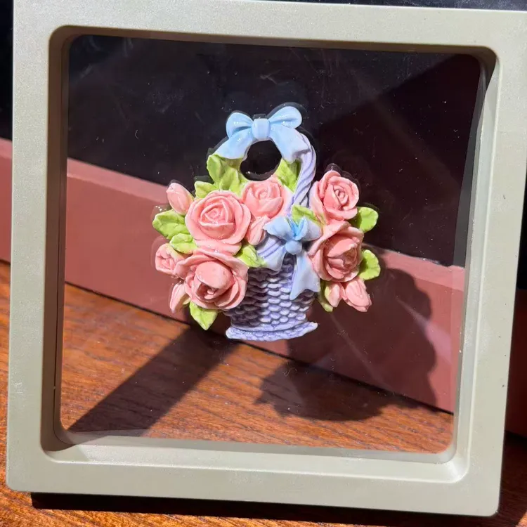 2026年新款高级感拉满款式结婚伴手礼陶瓷花款式冰箱贴