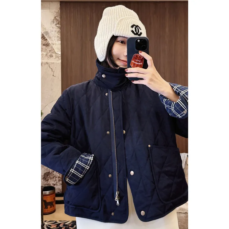 【唐悠悠mgdm】英伦格纹灯芯绒牛皮拼接三角标菱格夹克棉服DDJ24304