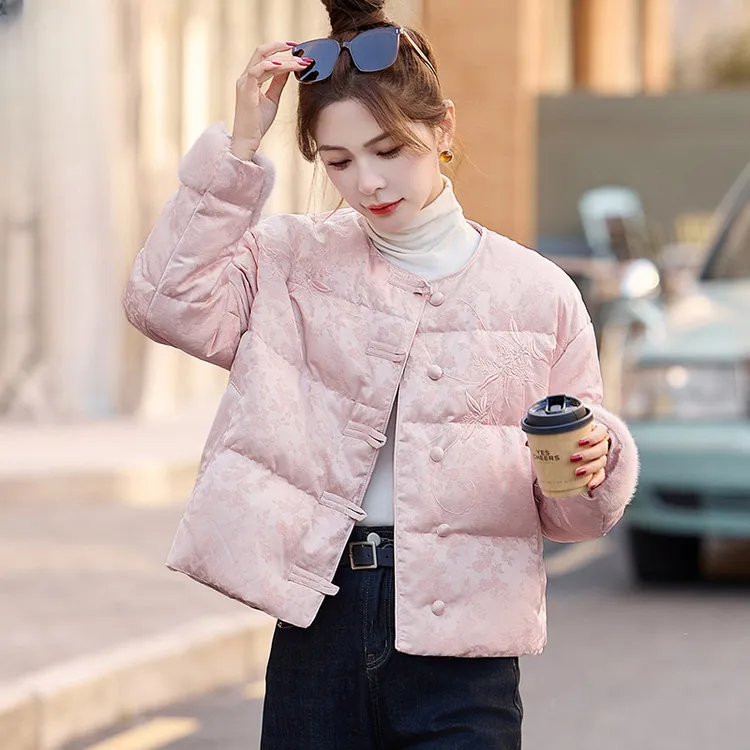 新中式国风复古刺绣羽绒服女2024新款冬季减龄气质短款小个子外套