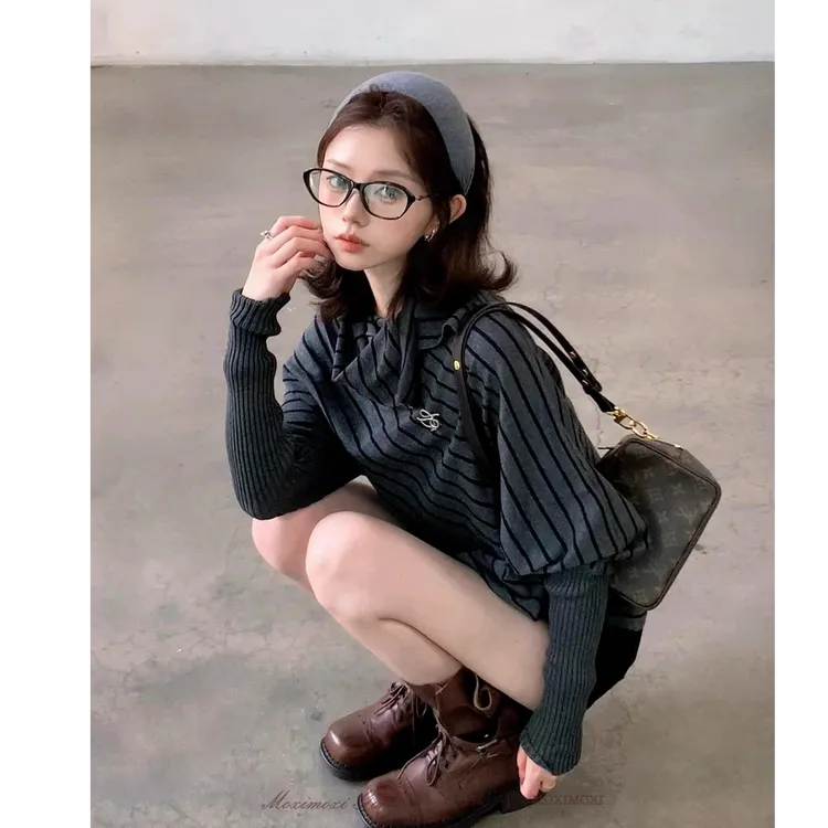 松弛感穿搭女早秋2025新款慵懒风复古条纹蝙蝠袖宽松高领针织上衣