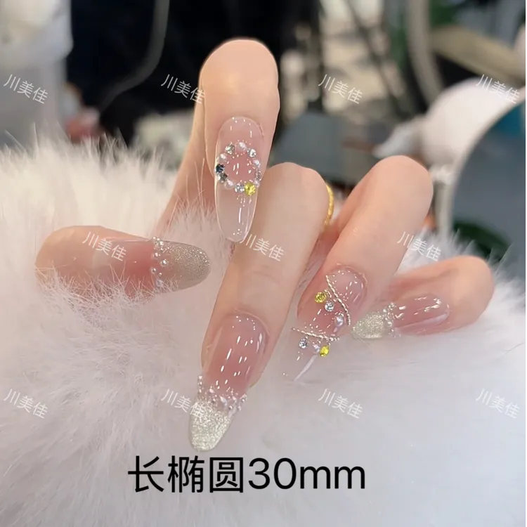 川美佳《冬序绒梦》高级显白圣诞款猫眼纯手工穿戴甲