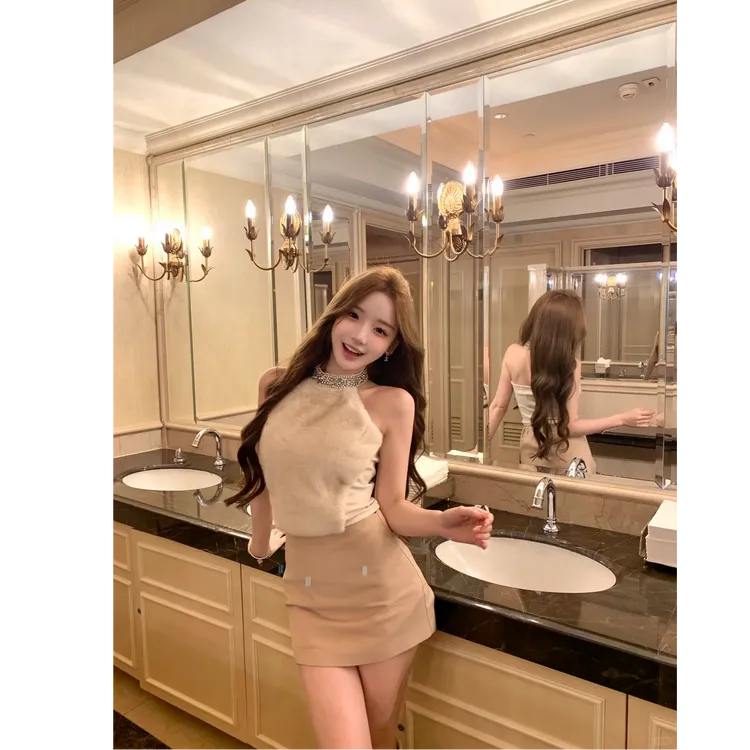 【娇软爱神】重工满钻毛毛露肩挂脖背心吊带上衣女配百搭半身裙套装