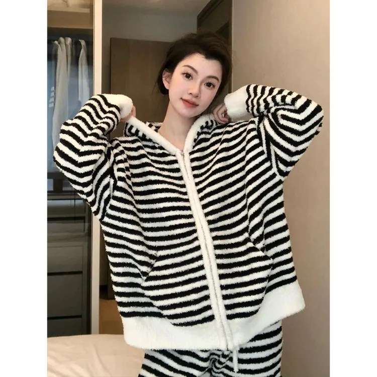 时尚黑白条纹半边绒连帽睡衣女秋冬季新款加厚保暖针织家居服套装