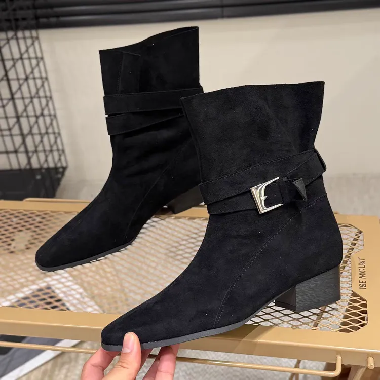 【米热】2219-1 绒面皮带扣短靴女2025新款复古粗跟时装靴粗跟套筒