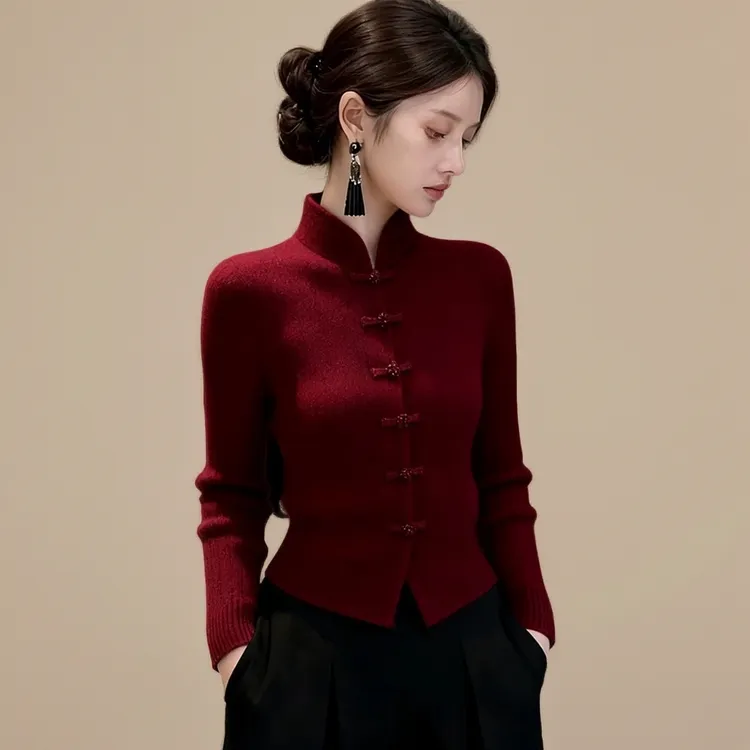 新年风红色立领针织衫2025秋冬季新款喜庆复古风小众盘扣轻熟上衣