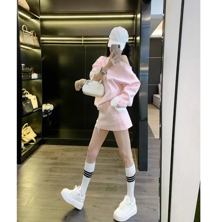 Leathercat春秋套装2025露肩卫衣休闲运动半身裙减龄一整套穿搭女