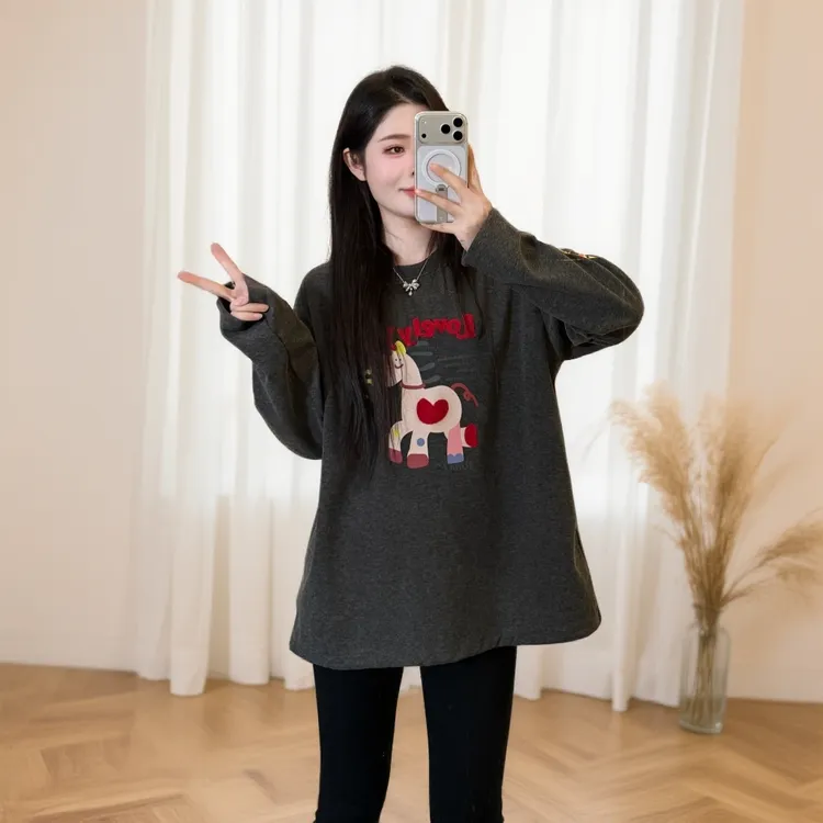 宿慕SUMU重工刺绣印花小马卫衣女12-29新款韩版百搭圆领上衣1717