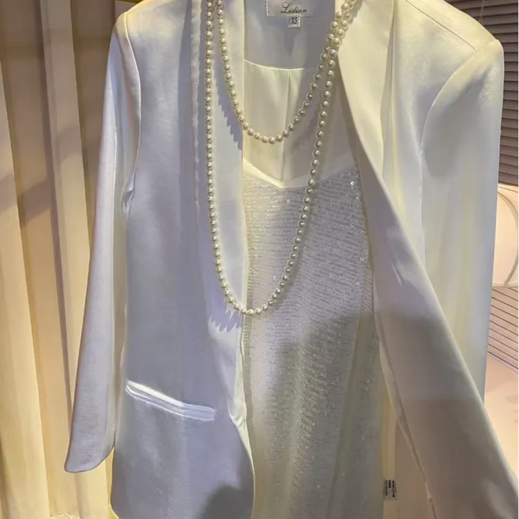 醋酸缎面西服女白色色高级感宽松廓型西装外套