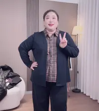 秋季大码百搭圆领韩版拼接格子假两件长袖衫