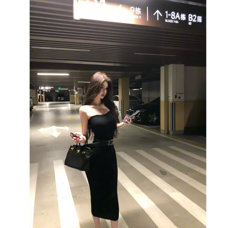 2025早秋新款抹胸连衣裙含腰带设计感修身显瘦纯欲性感内搭裙子女