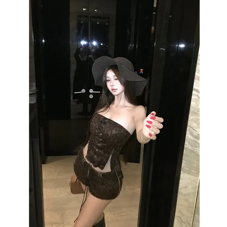 美式豹纹吊带背心秋季新款性感辣妹抹胸收腰巨好看上衣配短裤套装