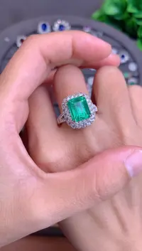 【闪购商品】祖母绿戒指18K金镶嵌4.61CT  