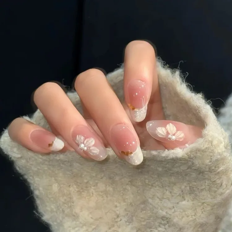 【梨花雪】秋冬温柔法式雕花温柔纯欲手工美甲穿戴甲中长款高级感