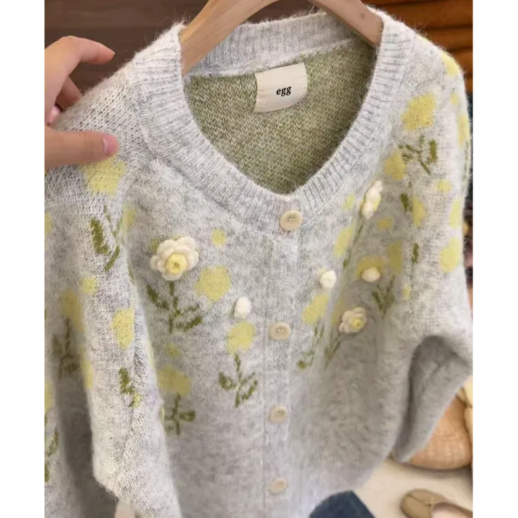韩系温柔立体花朵软糯毛衣开衫女秋季气质高级感圆领宽松针织外套