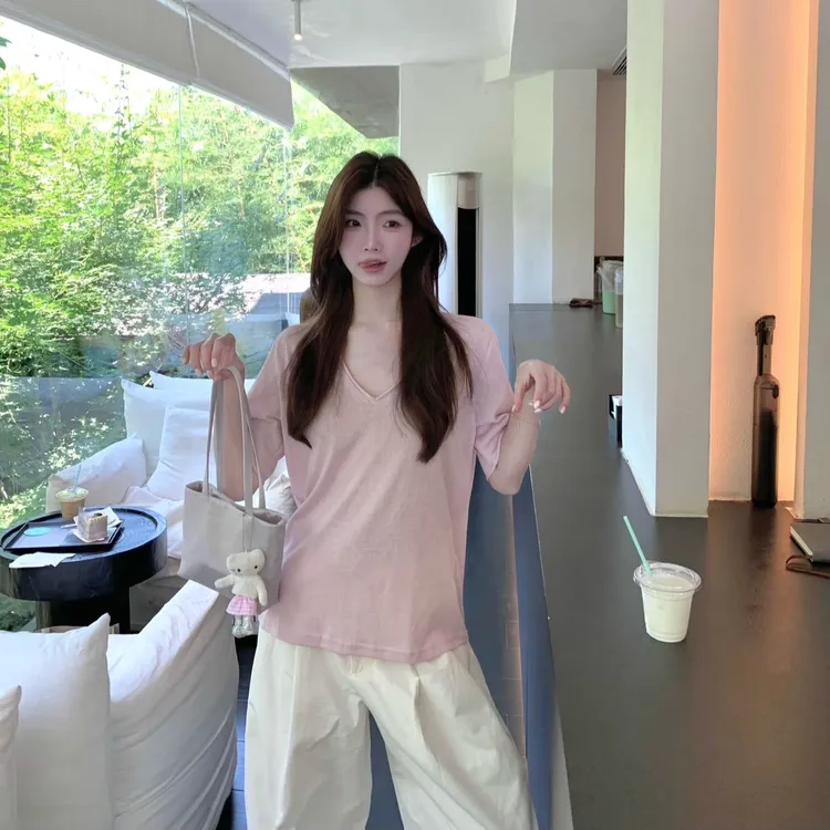 松弛感卷边V领短袖宽松慵懒T恤女2025夏季时尚休闲显瘦薄款上衣