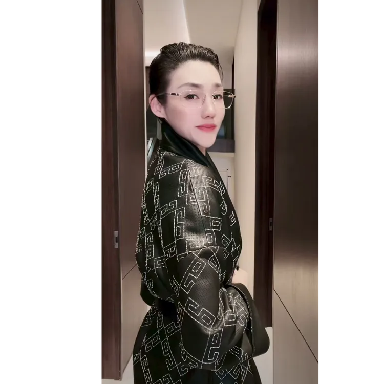 超薄头层小绵羊皮 气孔切割 皮衣 WT1137