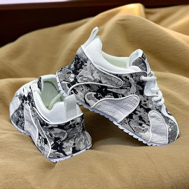 跨境2025爆款46大码男鞋薄款潮款新款高颜值耐磨运动休闲帅气潮鞋