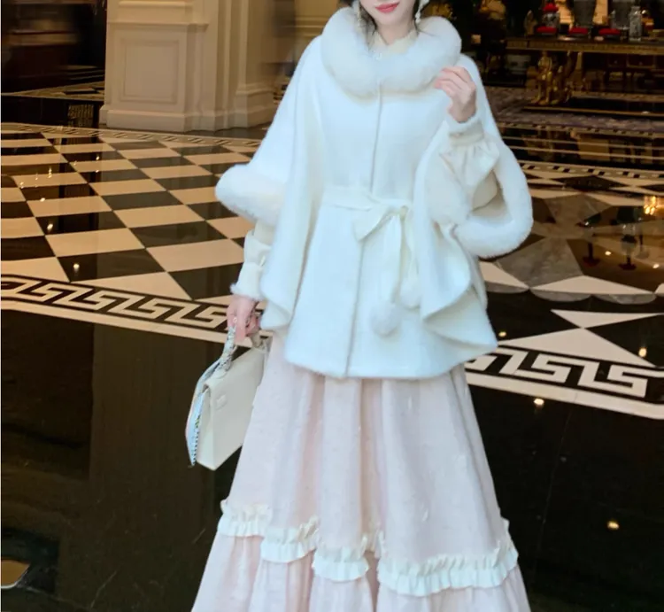 【猪猪队运费补贴 】胖MM冬季保暖加厚短款百搭斗篷披肩外套