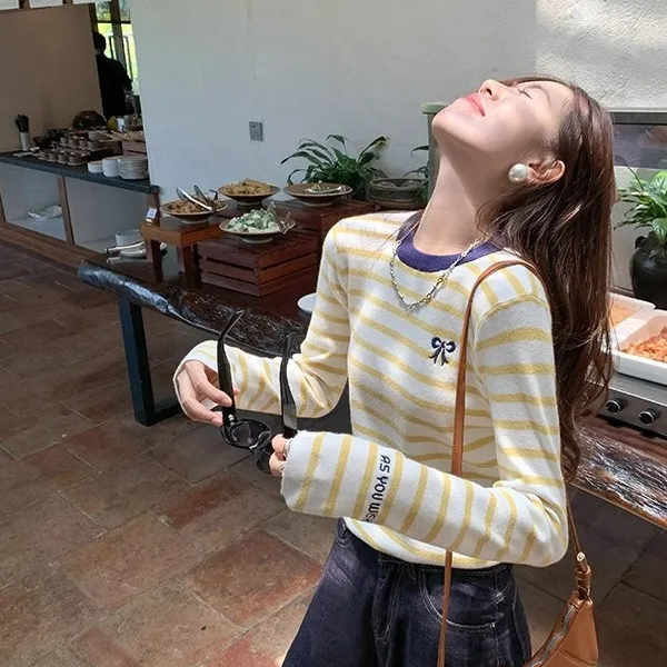 黄色条纹针织衫女新款chic早春上衣服修身毛衣长袖打底衫