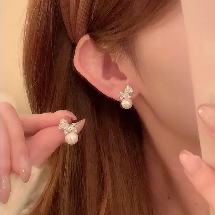 铜合金耳饰 闪眼锆石小马珍珠耳环秋冬气质女款高级精致马年耳饰