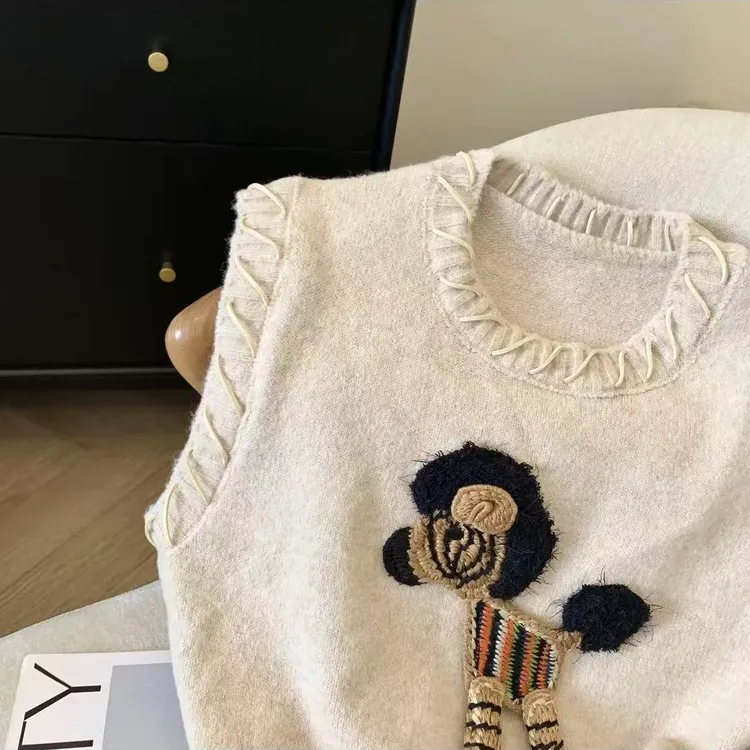 四季通用短款刺绣立体装饰女针织马夹秋冬百搭圆领女士