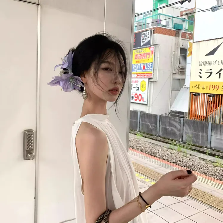 幸子小姐百合花抓夹少女氛围感唯美花朵发夹头饰度假风鲨鱼夹发饰