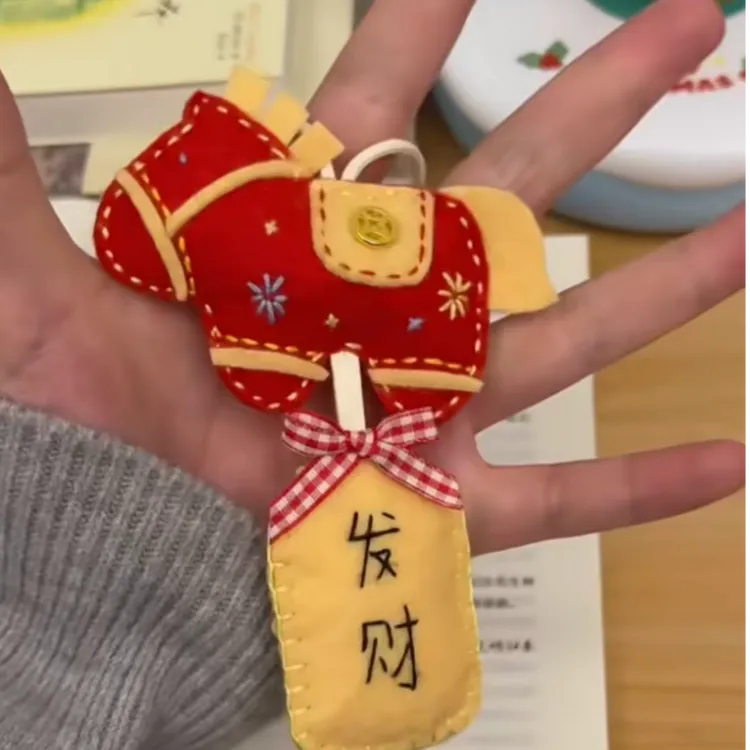 【奈奈】发财小马御守不织布挂件手工diy钥匙扣挂件驾车个人用品