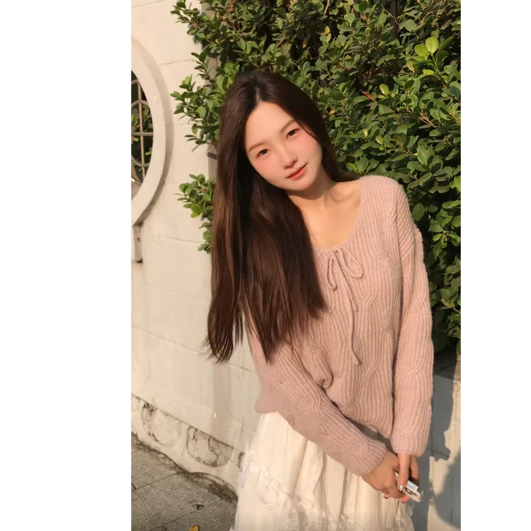 【壹点点甜】恋爱降临 甜美可爱慵懒风V领长袖针织斜肩芋粉色毛衣