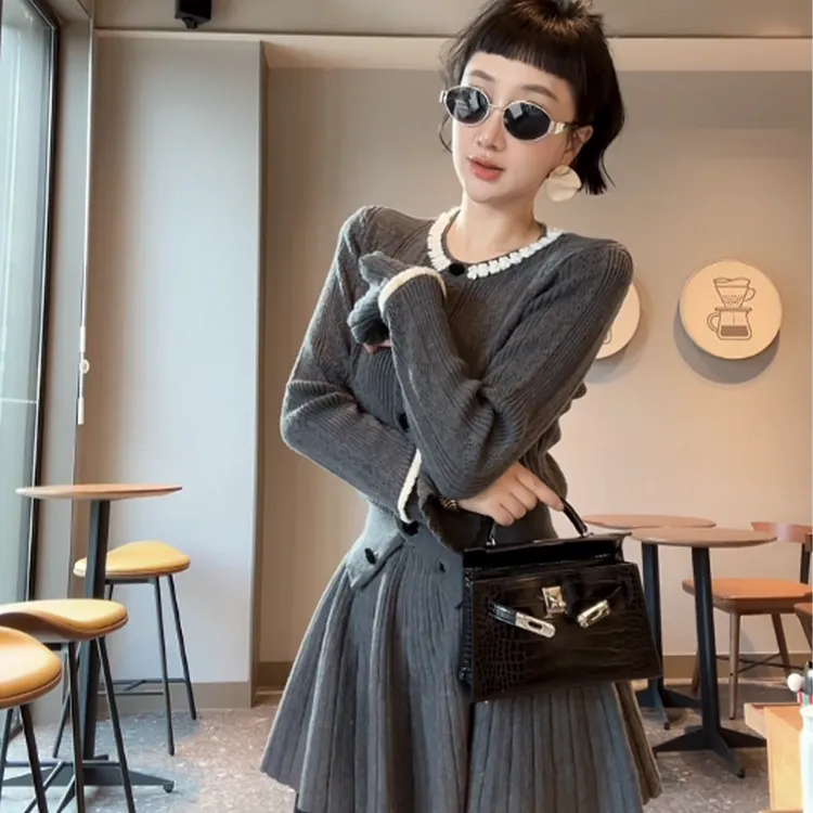 XIAOBAI冬季长袖法式气质修身针织衫短裙两件套