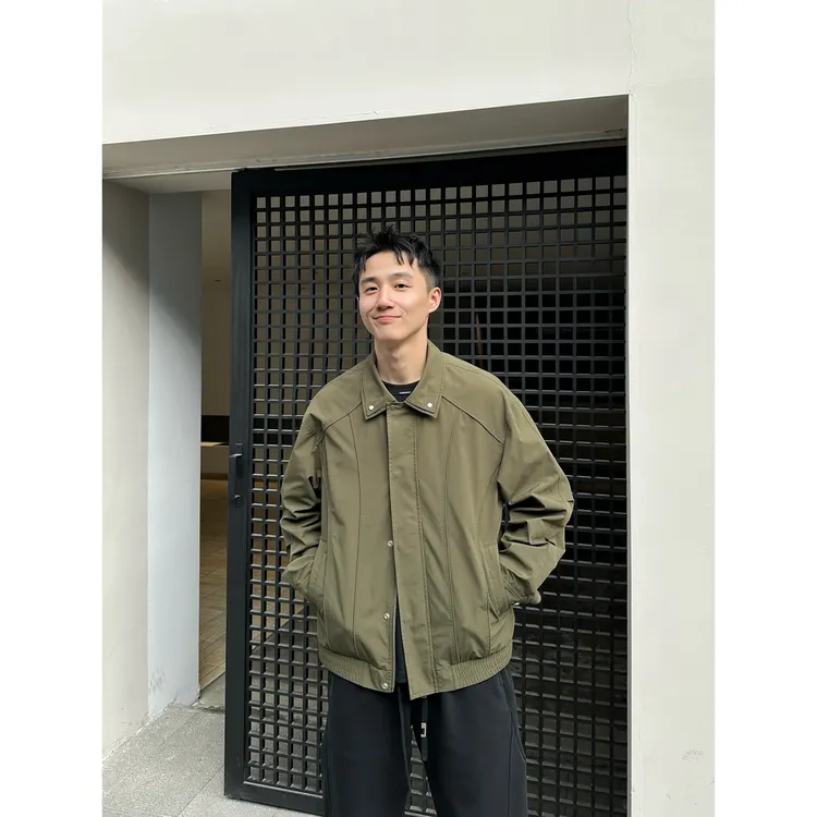 【直播间同款】春秋款新款情侣款痞帅纯色简约休闲风翻领轻奢夹克